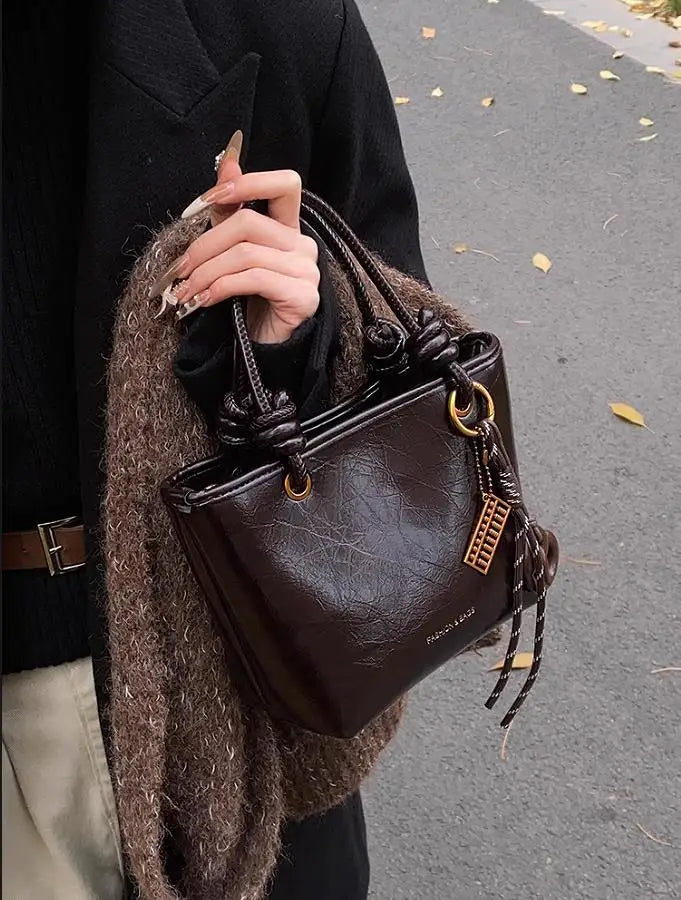 Sacs à main tendance pour femmes, sac à main rouge de marque de luxe, sac bandoulière avec pendentif, cabas, bolsas
