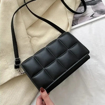 Sac bandoulière femme de créateur de mode, petit modèle en cuir PU, sac à main tendance avec poignée classique.